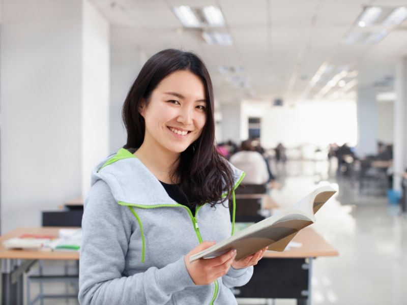 Con Gái Có Nên Học Quản Trị Kinh Doanh Không?