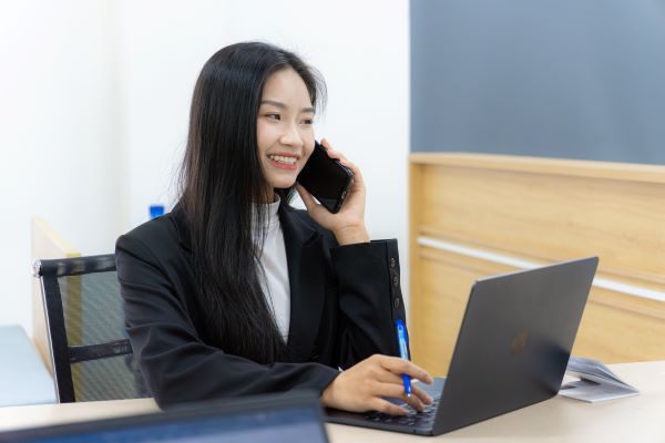 Liên hệ sớm để được tư vấn lộ trình đào tạo cá nhân hóa cho mục tiêu học tập của bạn