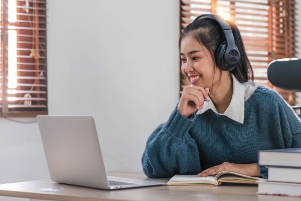 Nội dung đào tạo được thiết kế theo hướng tích hợp kỹ năng thực tiễn, áp dụng kiến thức ngay trong quá trình làm việc