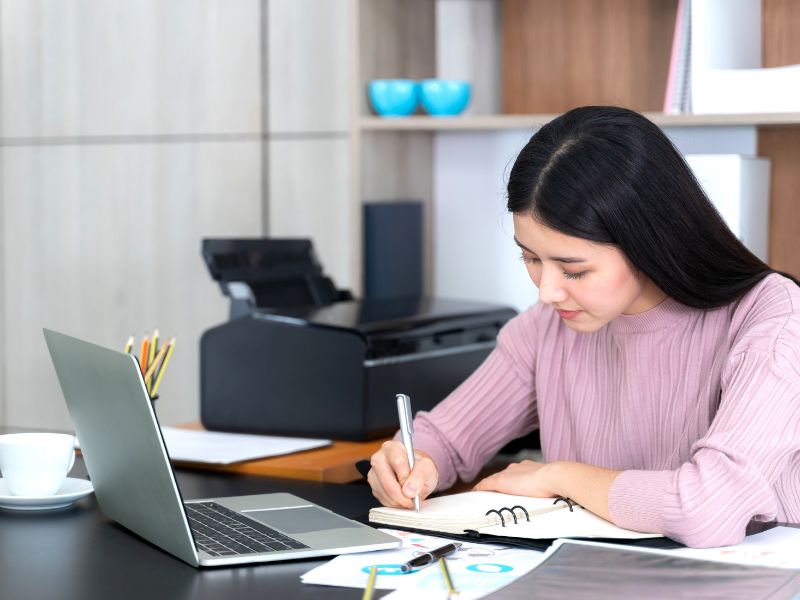 Học từ xa cho phép tiếp cận kiến thức thông qua nền tảng trực tuyến