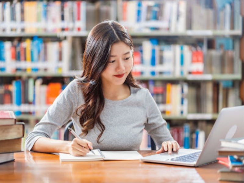 Lợi ích khi học đại học từ xa ngành Kế toán Intracom