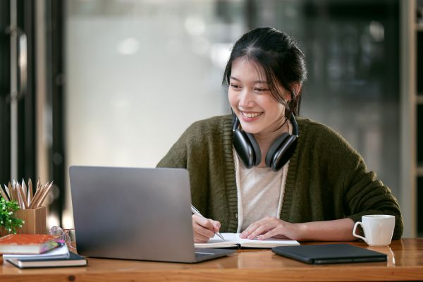 Chương trình đào tạo được thiết kế tập trung vào các học phần cốt lõi của ngành QTKD