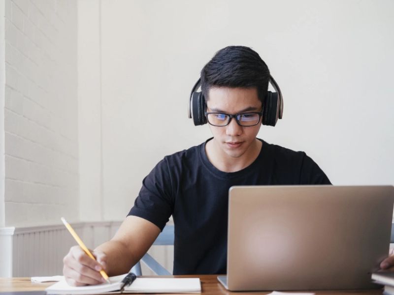 Phương pháp học đại học từ xa: Bí quyết cho người bận rộn