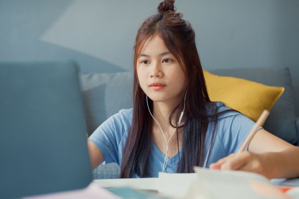 Đại học từ xa hiện nay đã mở rộng ngành đào tạo , xét tuyển linh hoạt hơn