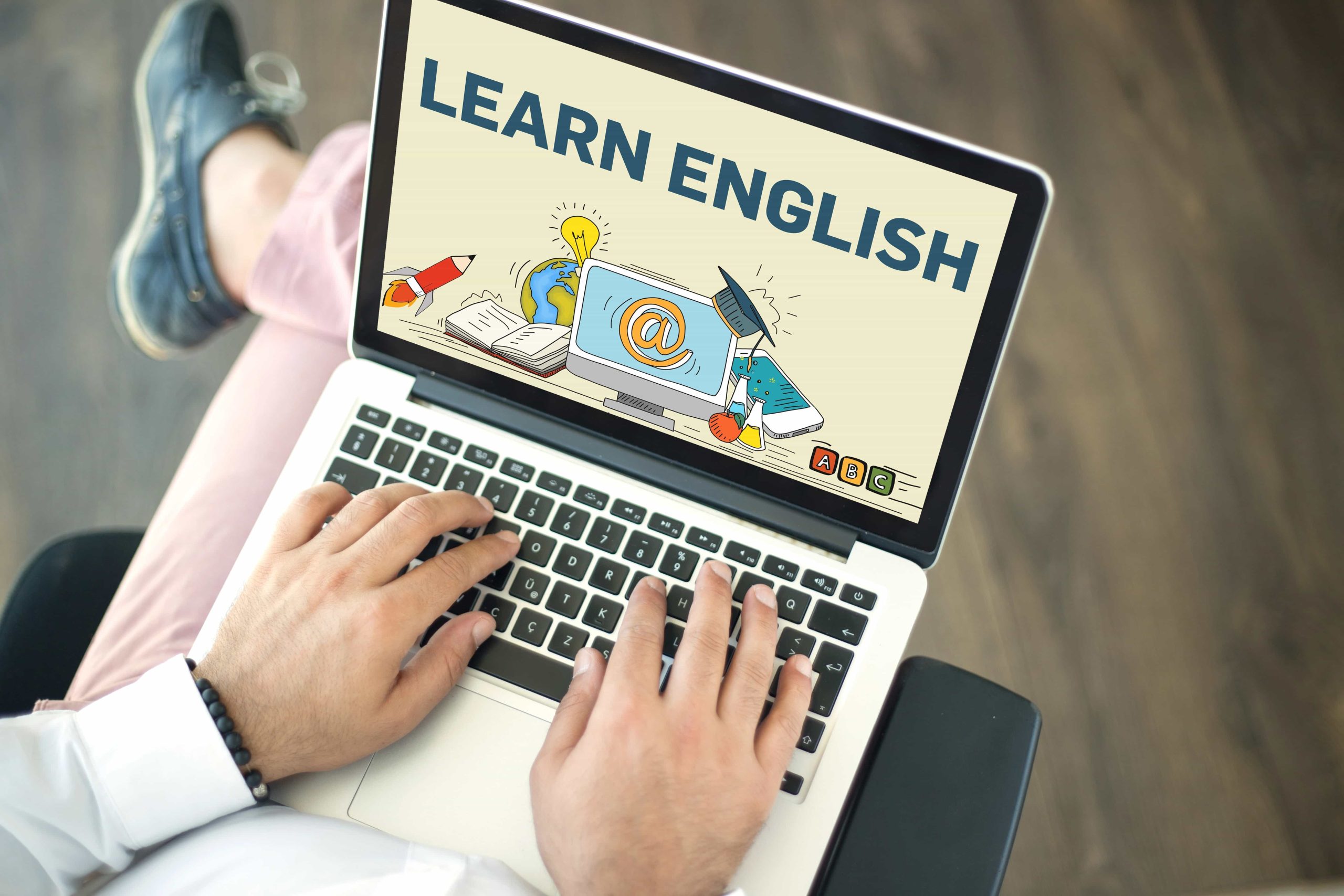 4 Lợi ích học đại học từ xa ngành Ngôn ngữ Anh