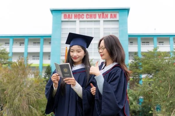 Câu hỏi thường gặp khi đăng ký đại học từ xa ngành Ngôn ngữ Anh Intracom